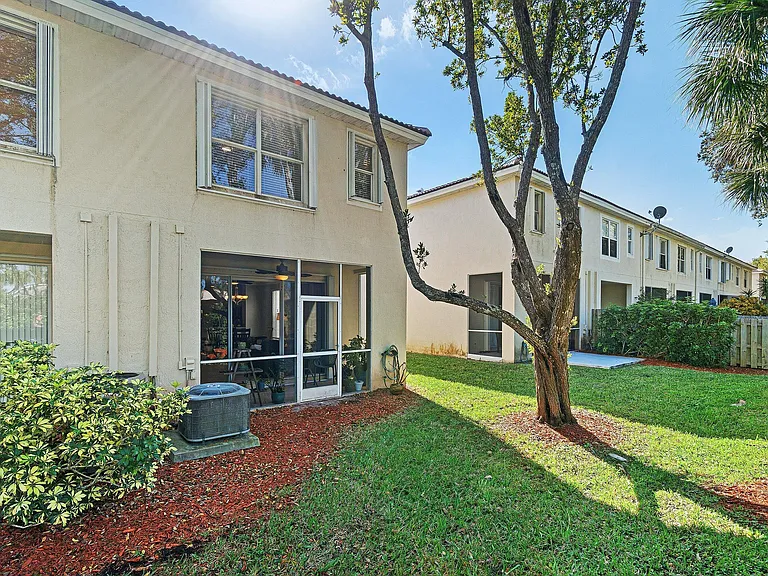 9911 Porta Leona Ln — Photo 30
