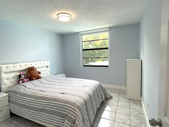 3rd image of 9440 Fontainebleau Blvd APT 217