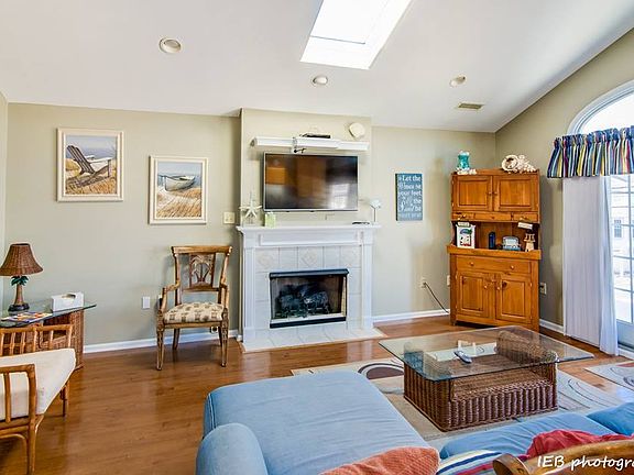 2nd image of 4419 Asbury Ave #2
