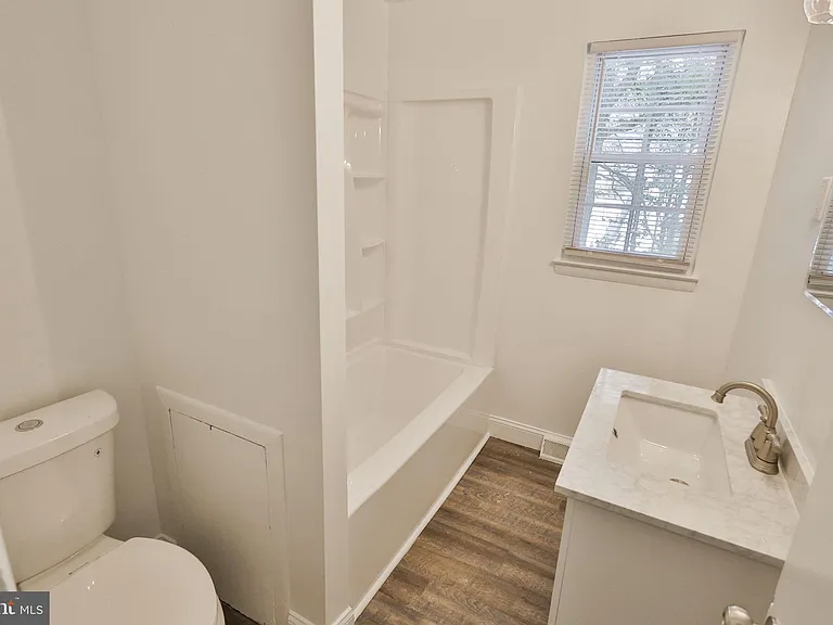 305 S Warminster Rd #B2 — Photo 22