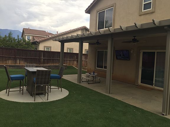 New bk yard w/artificial tuf