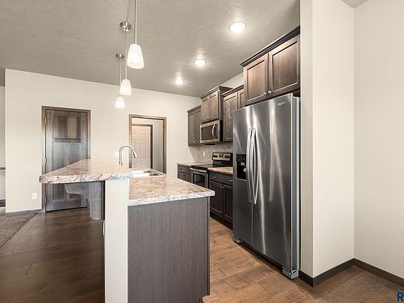 4th image of 611 Brannon Dr