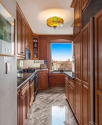 2nd image of 1408 2nd Ave #27D