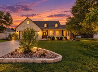 27 Whispering Valley Dr, Wimberley, TX 78676