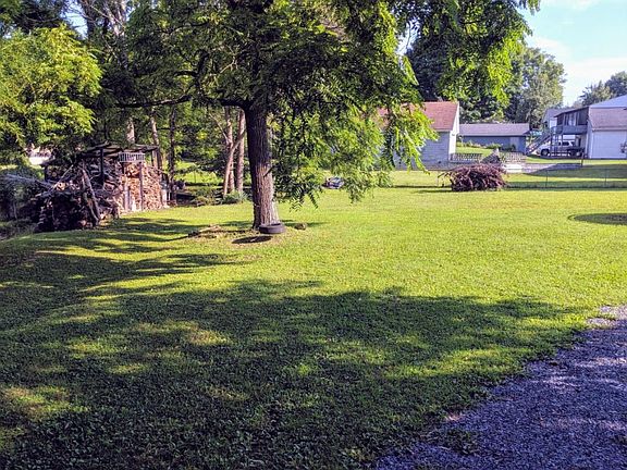 5th image of 1346 Valley Dr