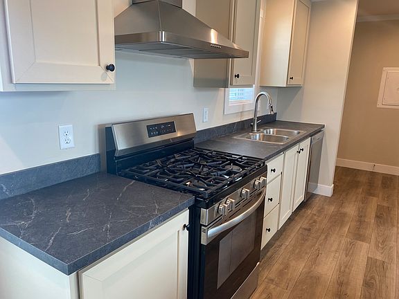3rd image of 59433 Hardy Ct