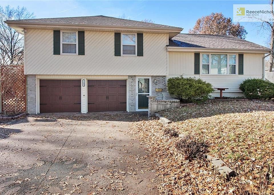 Welcome home to 5604 N Booth Avenue! This home was professionally remodeled in 2014 and is located in a great area. You'll love the updates throughout and the open floor plan.