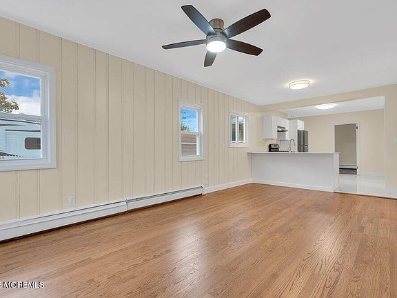 5th image of 14 Mapletree Road