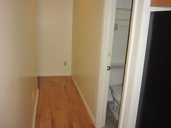 5th image of 212 Regent St APT 3