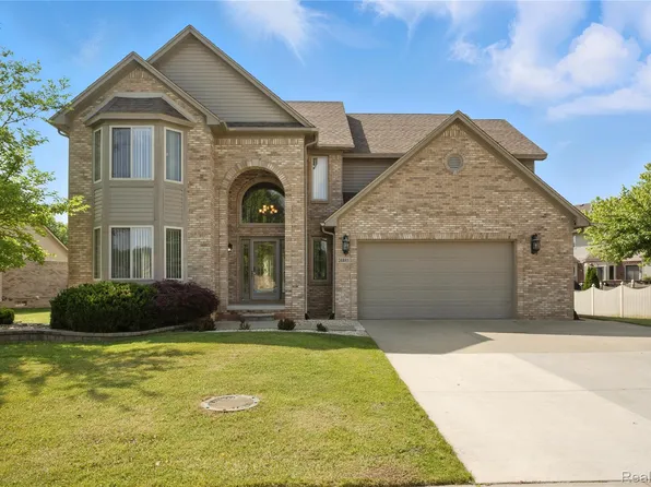 26885 Arcadia Dr, Flat Rock, MI 48134