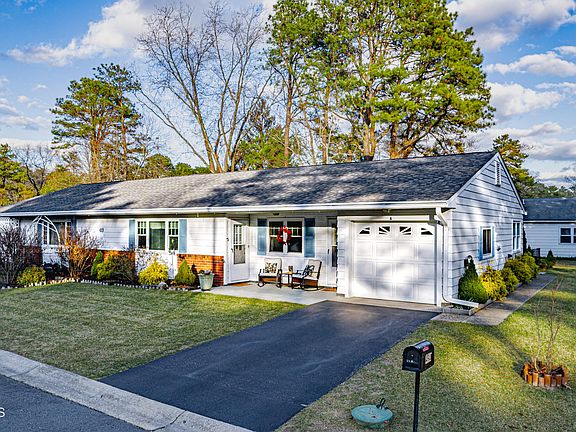 2nd image of 49 A Maine Avenue