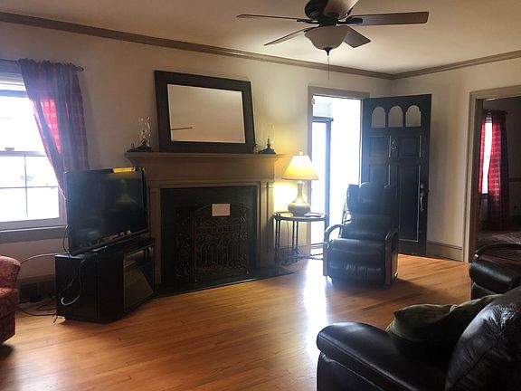 4th image of 124 Wilton Ave