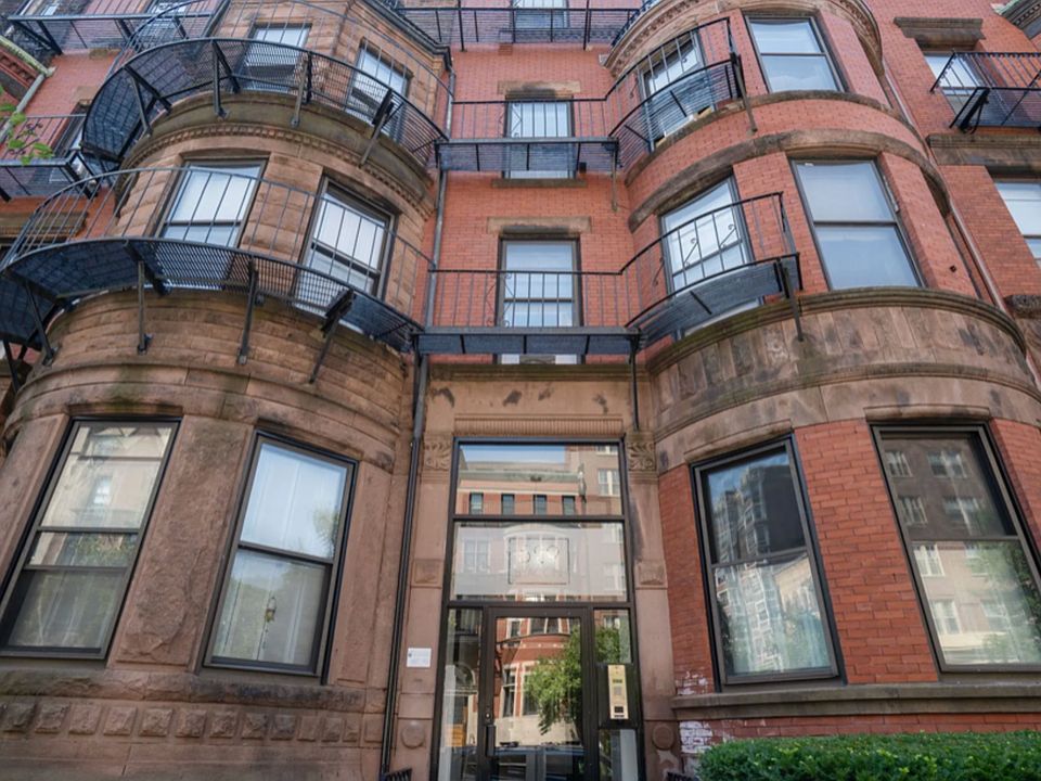 1st image of 530 Beacon St #11