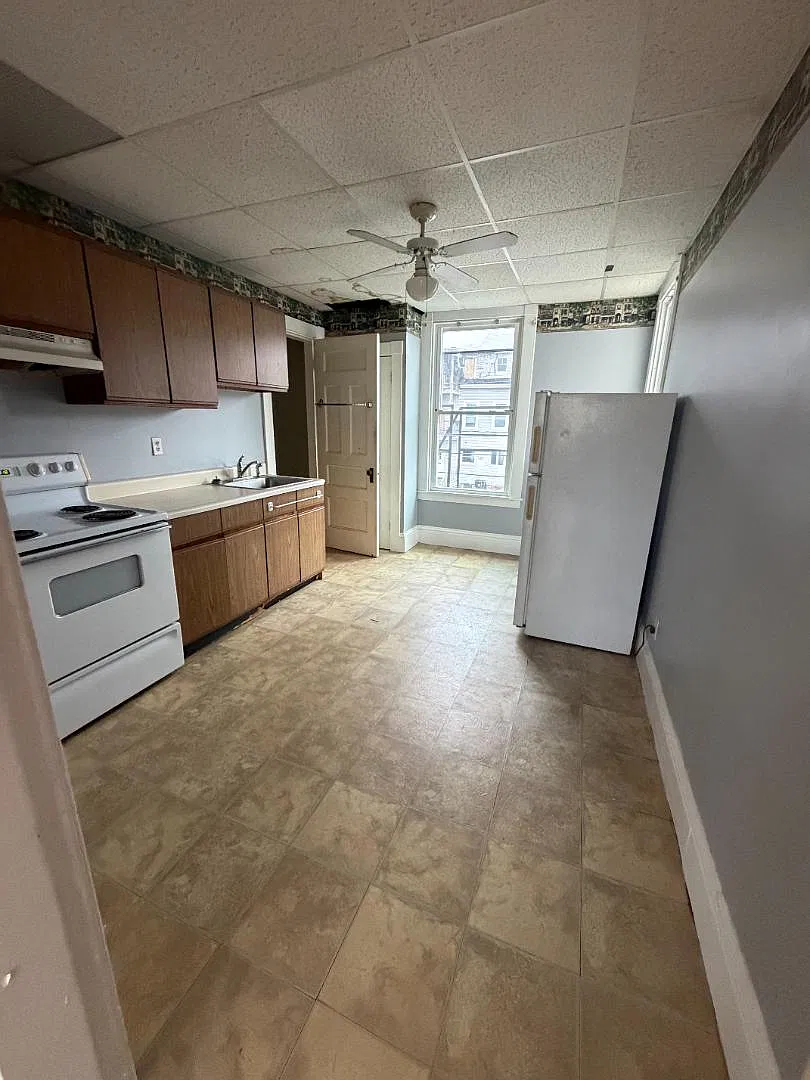 190 College St - Unit 2F — Photo 2