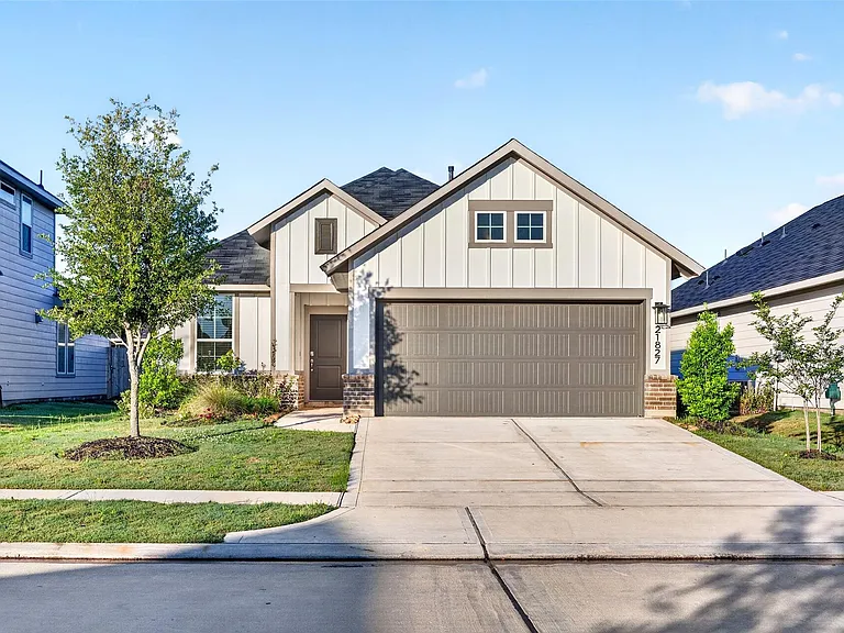 21827 Blue Daisy Ct — Photo 2