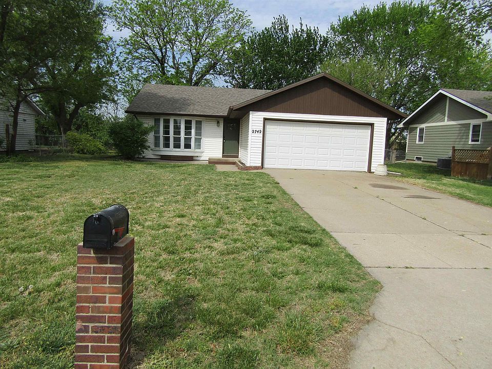 1st image of 2742 Linda Ln
