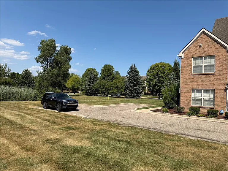523 Brookfield Dr #81 — Photo 30