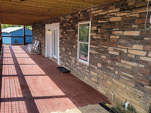 5th image of 779 River Hill Dr