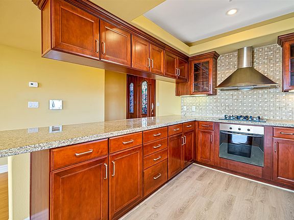 5th image of 4837 Beverly Blvd APT 403