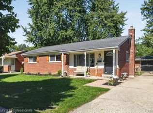 41052 Greenbrook Ln, Plymouth, MI 48170
