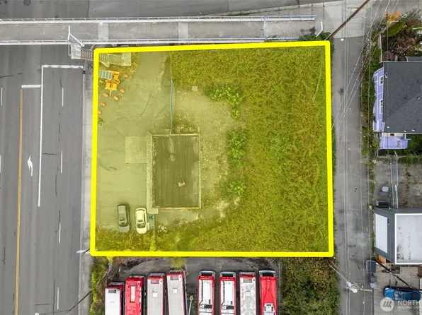 2501 W Marine View Drive, Everett, WA 98201