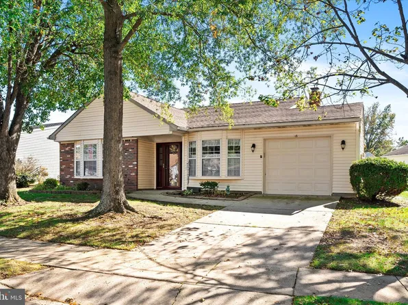 16 Hilltop Ln W, Columbus, NJ 08022