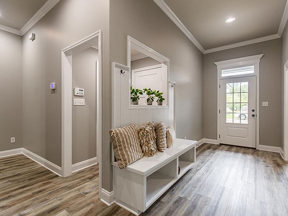 2nd image of 3852 Zaun Cir