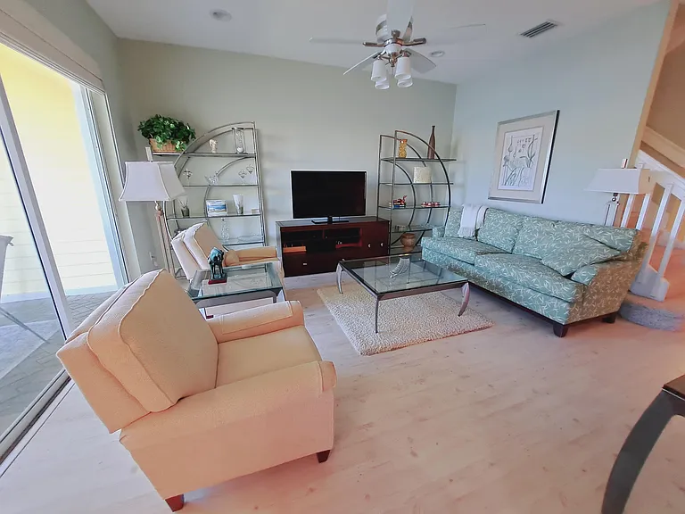 204 Shelley Ln #204 — Photo 3