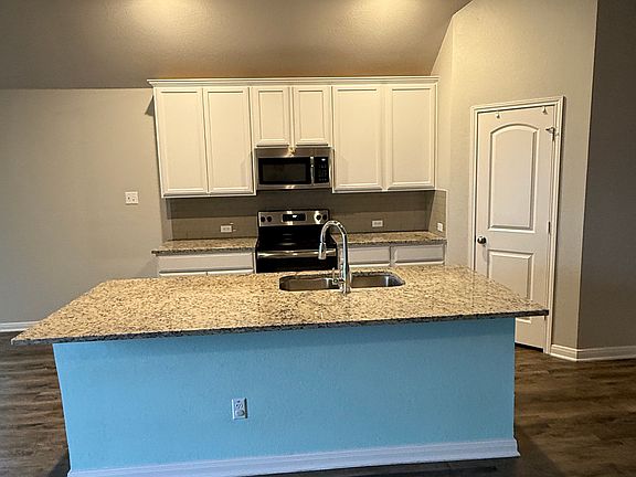 3rd image of 1301 Amber Dawn Dr