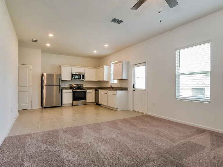 Hemingway Cir — Photo 6