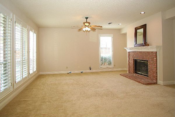 1st image of 1708 Parkwood Dr
