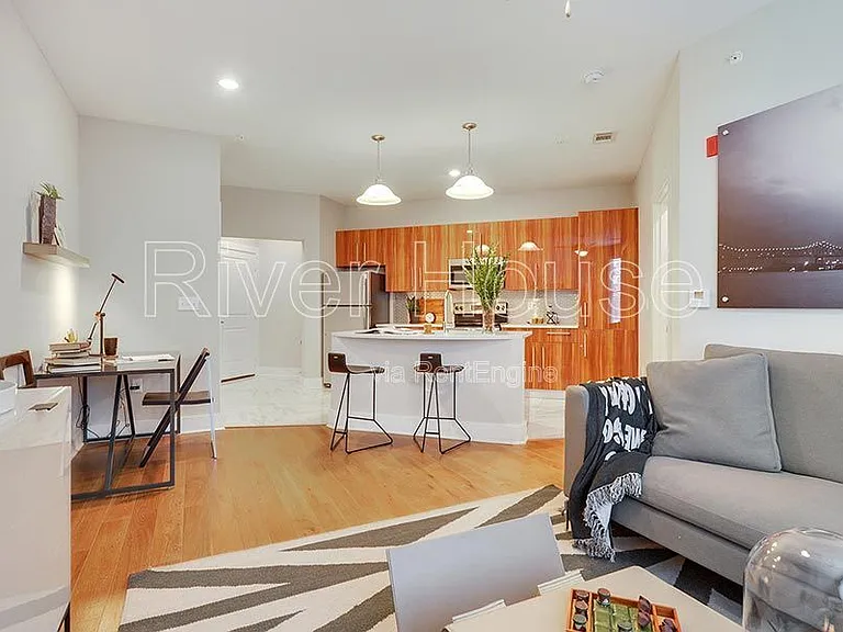 River House Apartments — Photo 13