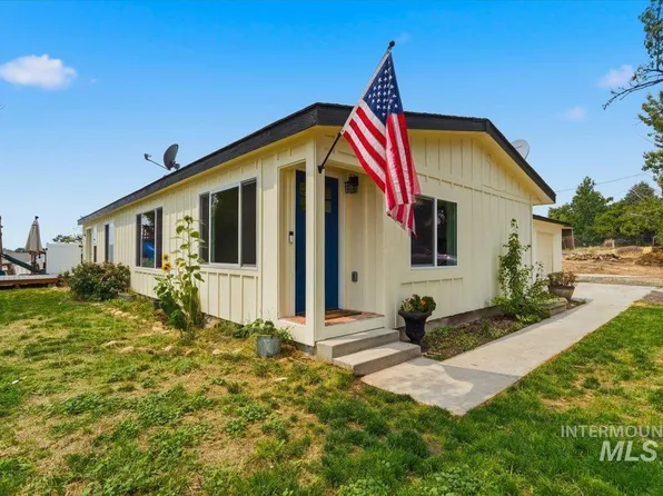 17114 Goodson Rd, Caldwell, ID 83607