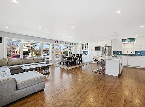 2nd image of 8727 Avers Ave