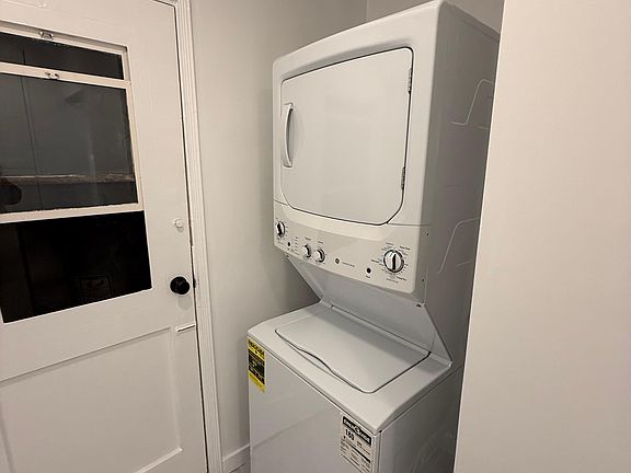 4th image of 450 N Gardner St #1/2