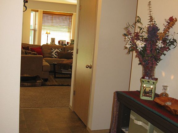 4th image of 507 Emerald Ln SE