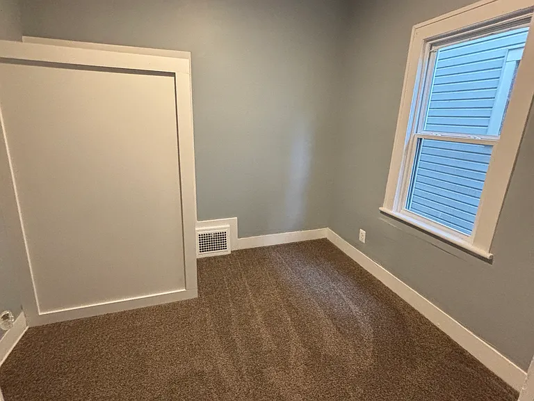 168 Roswell St — Photo 9
