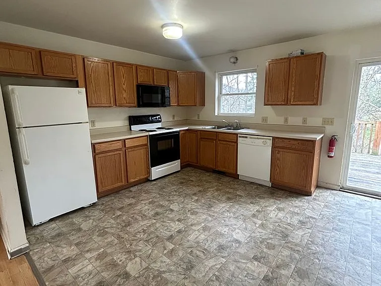 103 Grandview Rd — Photo 7