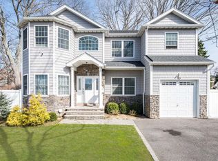 338 Brendan Ave, Massapequa, NY 11758
