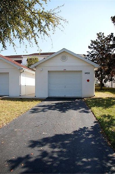 1st image of 1400 Waterview Dr W #204