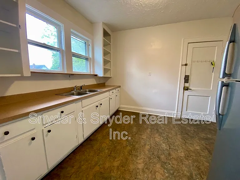 400 Cloverdale Ave #UP — Photo 7