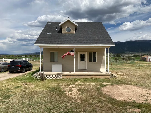 4196 N Quarterhorse Dr, Enoch, UT 84721