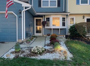25 Gloucester Ct, Bordentown, NJ 08505