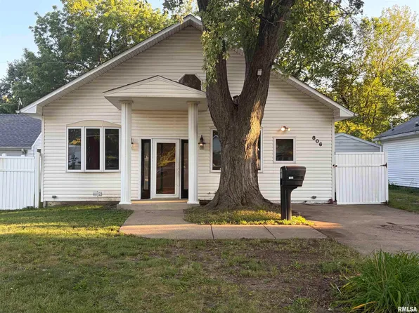 806 E London Ave, Peoria Heights, IL 61616