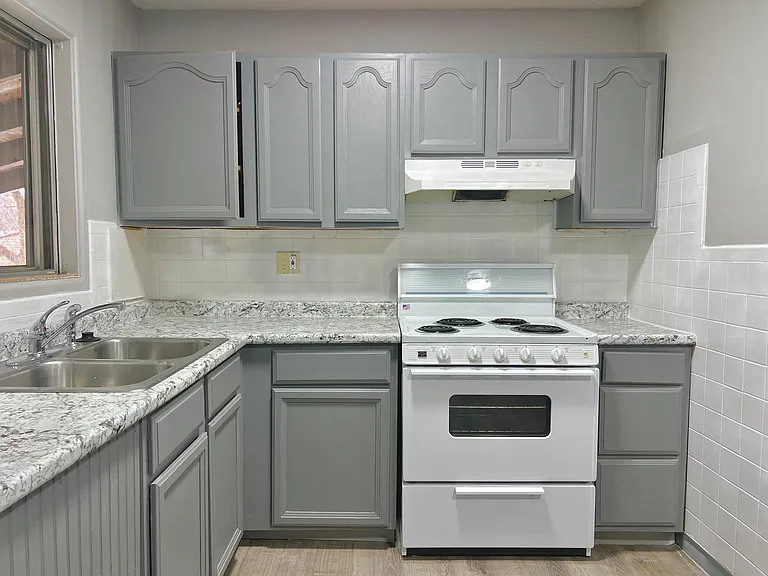 1201 Baron Ave — Photo 8