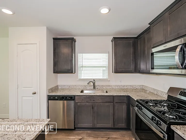 1325 Woodwinds Dr — Photo 11