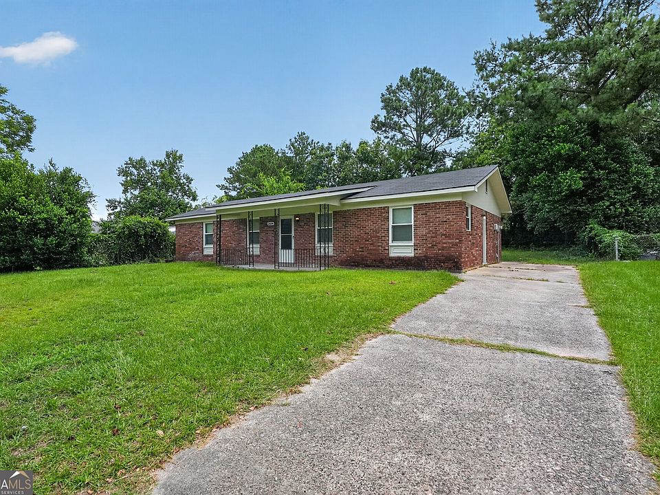 1st image of 2604 Massoit Ct