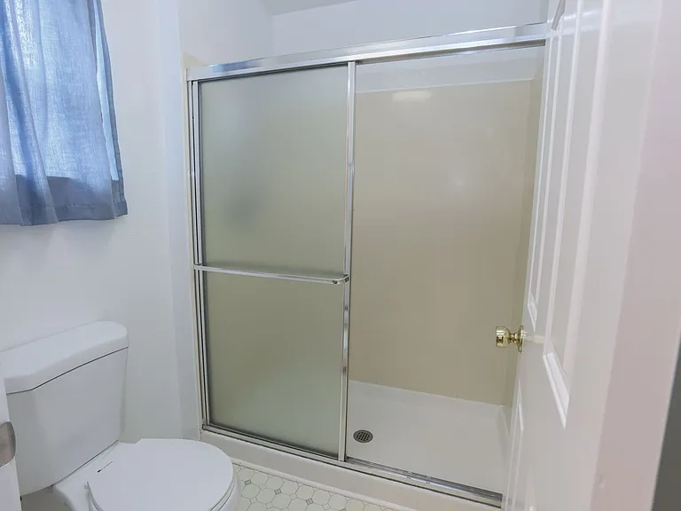 1055 Hull Ln — Photo 27