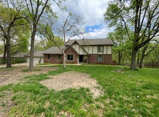 20806 Crickett Ln, Lenexa, KS 66220