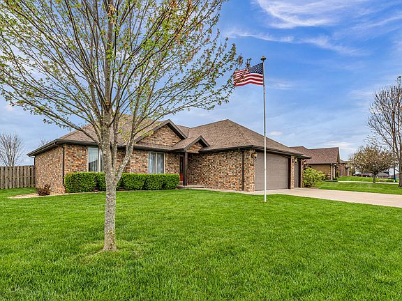 2nd image of 1704 E Furlough Drive